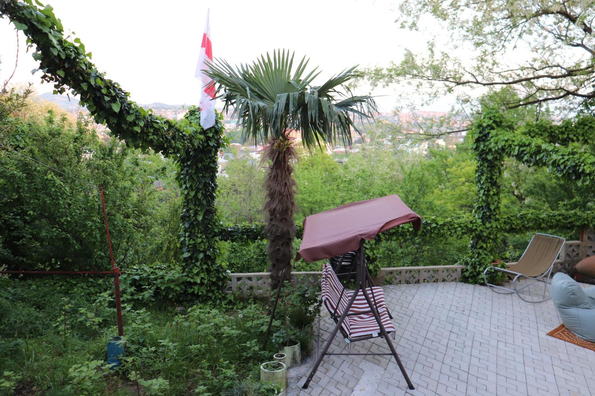 Picnic Hostel Кутаїсі Екстер'єр фото