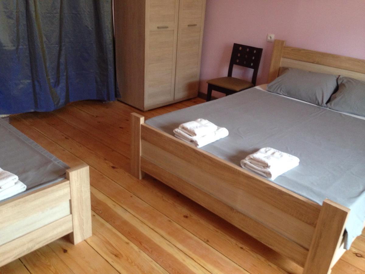 Picnic Hostel Кутаїсі Екстер'єр фото