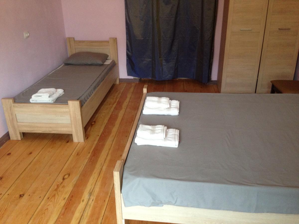 Picnic Hostel Кутаїсі Екстер'єр фото